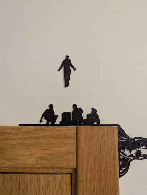 Wallart góc tường Max nghĩa trang & cánh cửa Vecna - Image 2