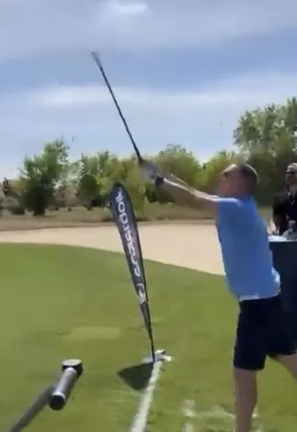 Golf Ball Thrower bởi easier.golf | ONE & TWO - Image 10