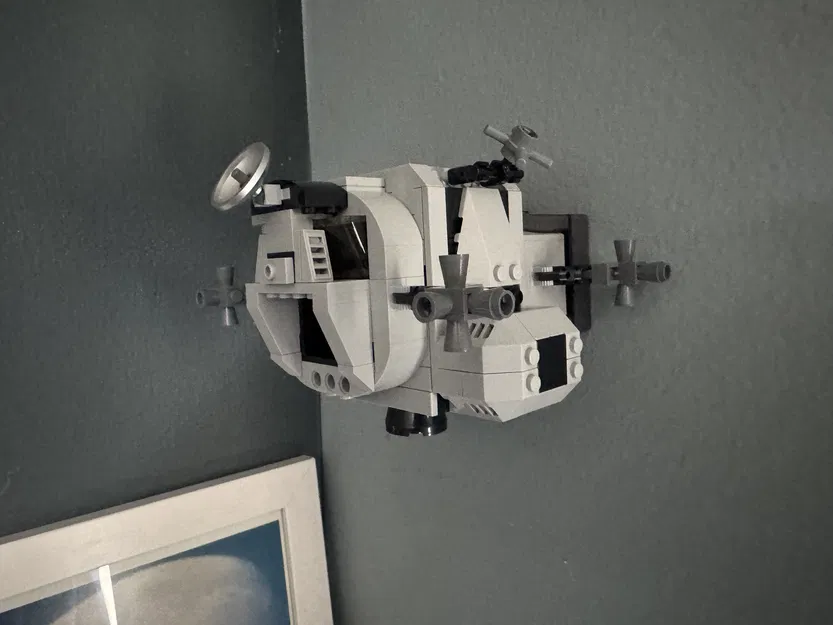 Giá Treo Tường Lego Apollo 11 Lunar Lander - Image 1