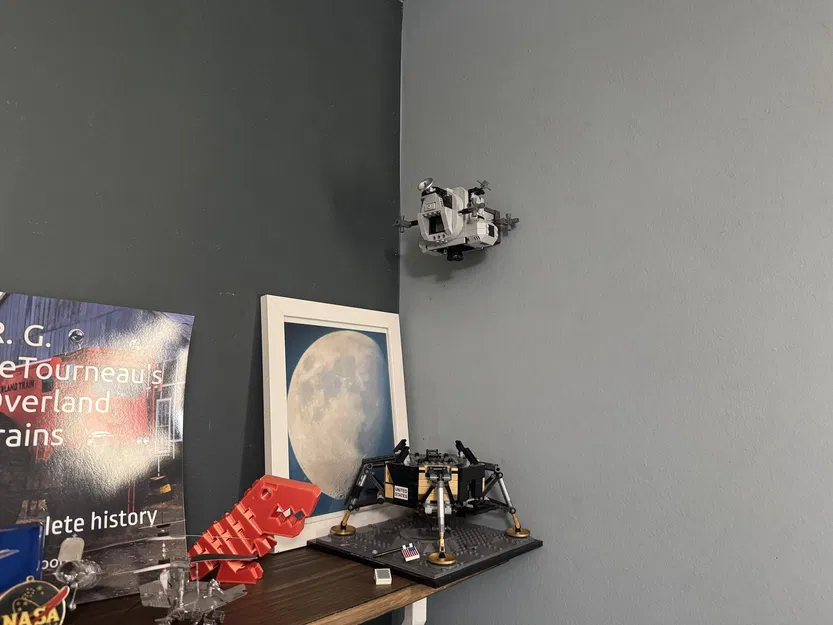 Giá Treo Tường Lego Apollo 11 Lunar Lander - Image 3