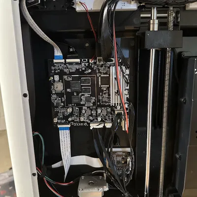 U1: Dời vị trí bo mạch RFID sang bên phải