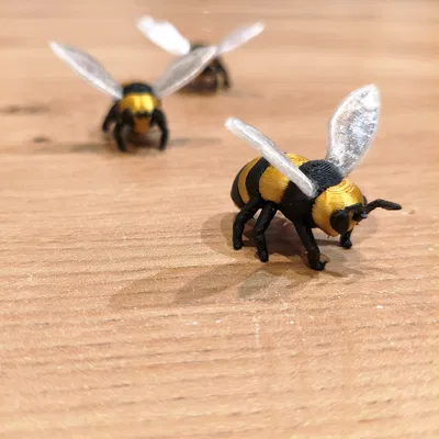 Ong Nhỏ - Multicolor Generic 3MF