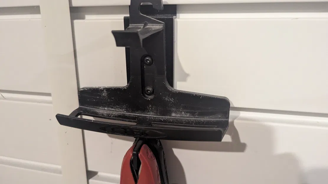 Giá treo sạc CTEK cho Slatwall (CTEK Charger Mount for Slatwall) - Image 1