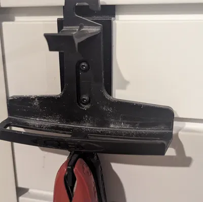 Giá treo sạc CTEK cho Slatwall (CTEK Charger Mount for Slatwall)