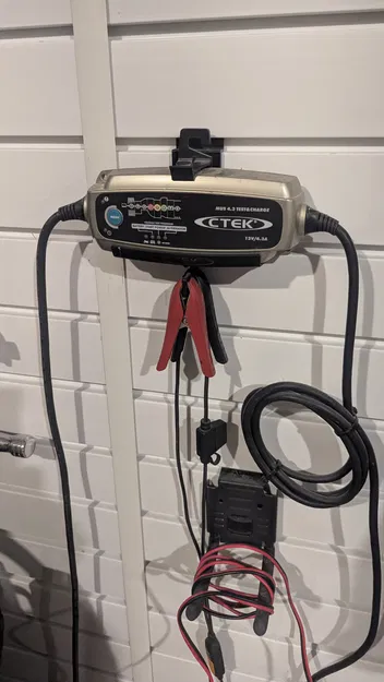 Giá treo sạc CTEK cho Slatwall (CTEK Charger Mount for Slatwall) - Image 2