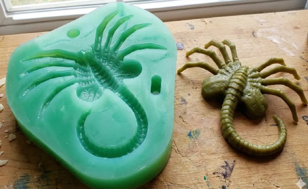 Khuôn/Hóa thạch Alien FaceHugger - Image 1