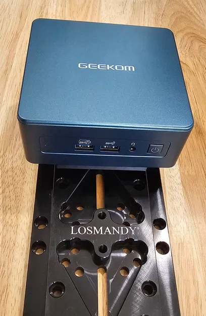 Bracket gắn NUC lên dovetail D-Series (NUC Mounting Bracket) - Image 1