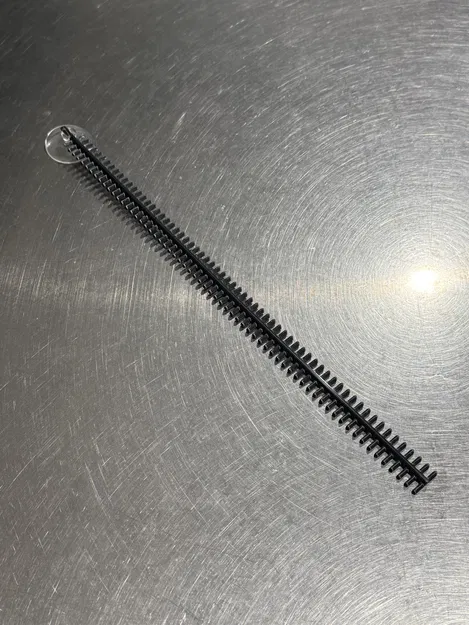 Cái Thang Giúp Bướm Đêm Thoát Khỏi Bồn Tắm - Image 2