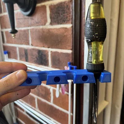 Giá treo tường chắc chắn cho đục (chisel) & tua vít (screwdriver)