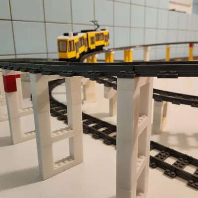 Gạch dốc chuyển độ cho đường ray Lego