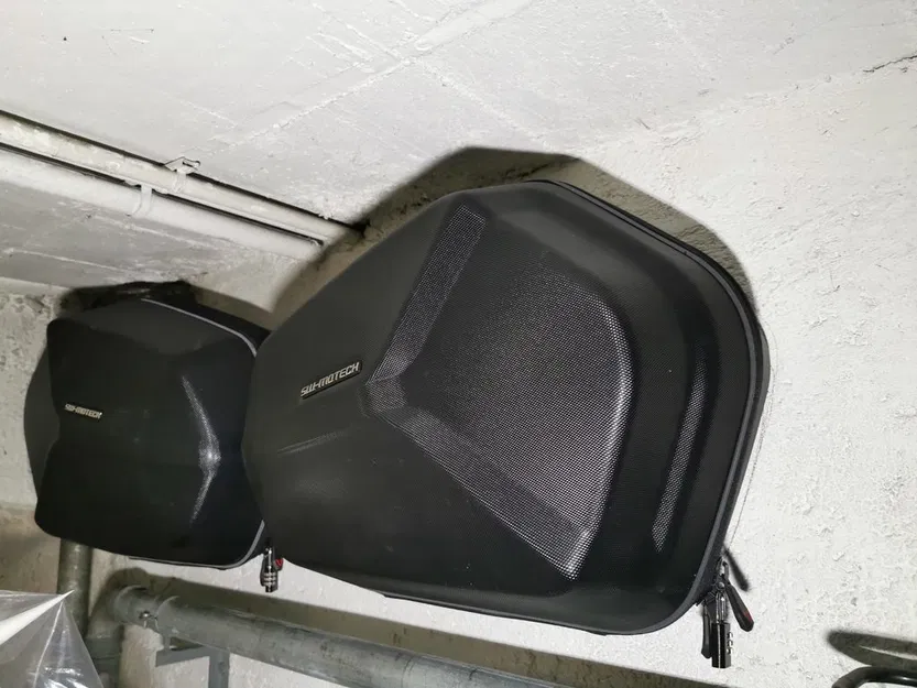 Ngàm treo tường Quicklock cho túi/thùng xe máy - Image 2