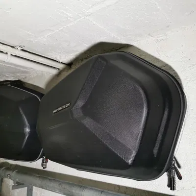 Ngàm treo tường Quicklock cho túi/thùng xe máy