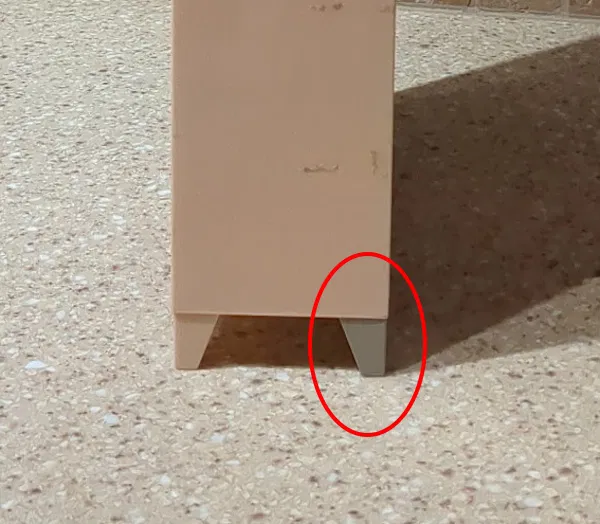 Chân thay thế cho tủ Doll Locker (Replacement Foot for Doll Locker) - Image 2