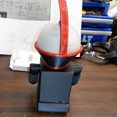 Robot đồ chơi né vật cản, cảm hứng Hunters Moon (Lost in Space)