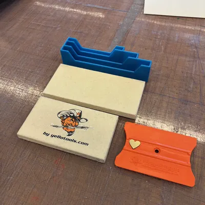 Giá đỡ cho squeegee (Holder for squeegee/Držák na grafické stěrky)