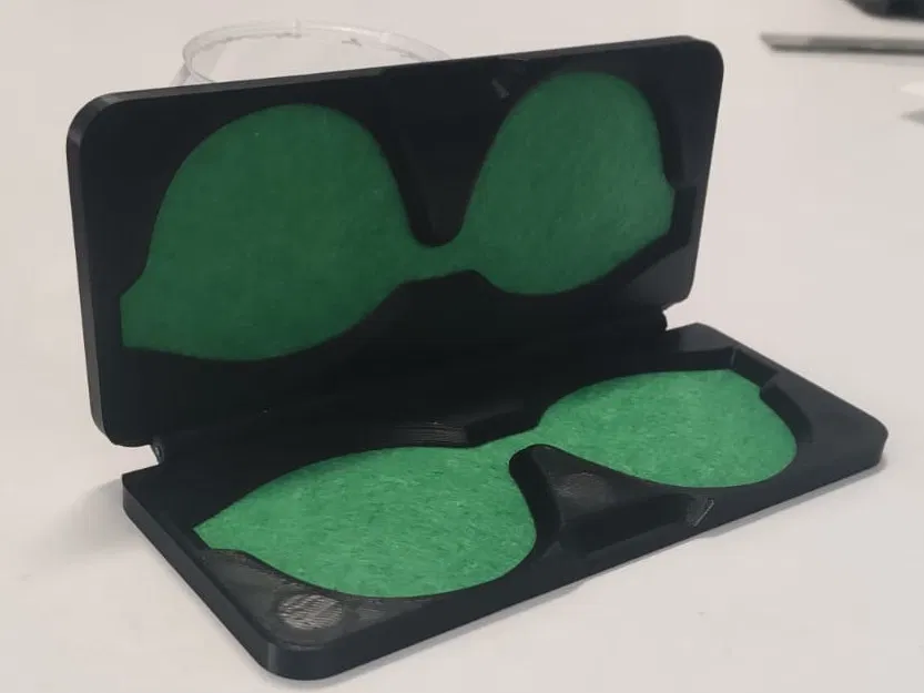 Hộp đựng kính râm kẹp (Clip-On Sunglasses Case) - Image 1