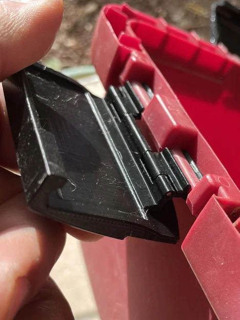 Thay Thế Bản Lề Lồng Đựng Mèo (Cat Transporter Hinge Replacement) - Image 1