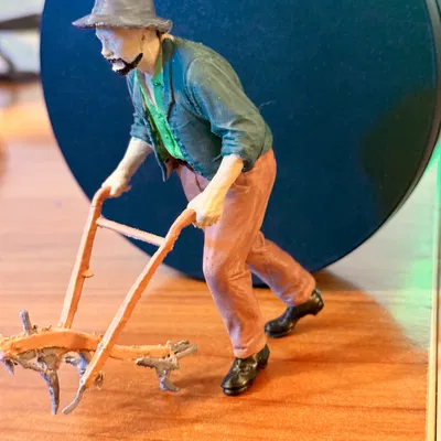 Tượng người nông dân với cái cày v2 cho presepe