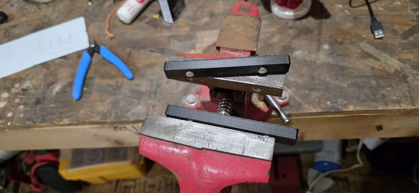 Má kẹp mềm nam châm thay nhanh cho ê-tô (Soft Magnetic Quick Change Jaws) - Image 1