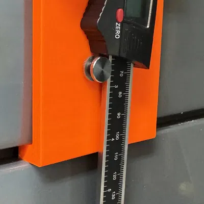 Giá treo thước kẹp Husky cho Slat Wall