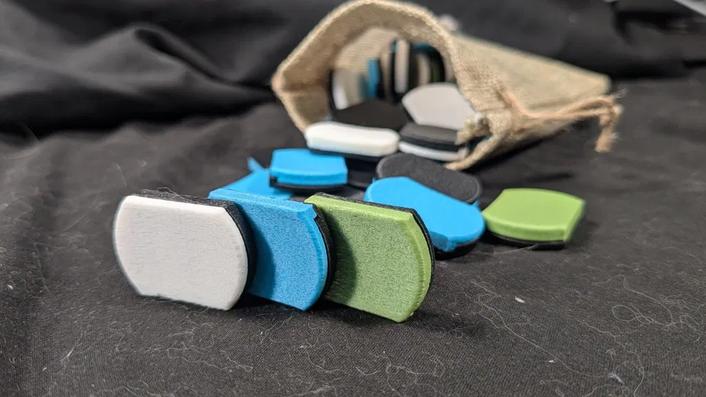 Token - Hai mặt (Two sided) - Image 1