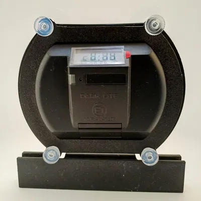 SwapMate – giá đỡ suction cup cho đĩa đỗ xe điện tử ParkLite