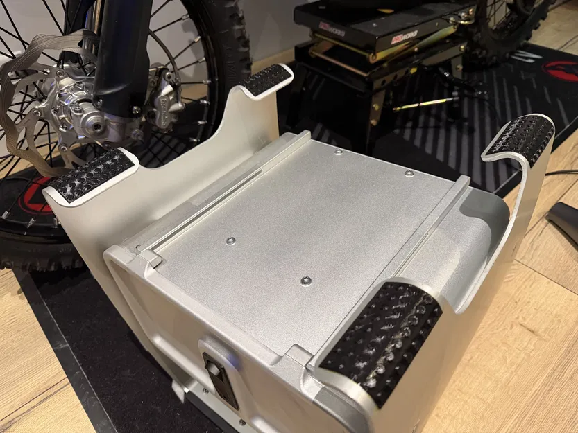 Chân cao su cho Stark Varg Stand Charger - Image 1