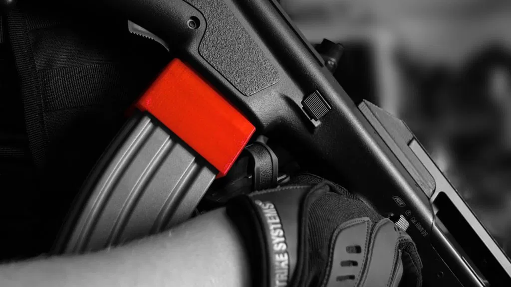 Adapter băng AUG sang băng M4 cho Airsoft – kèm magazine nozzle thay thế - Image 1