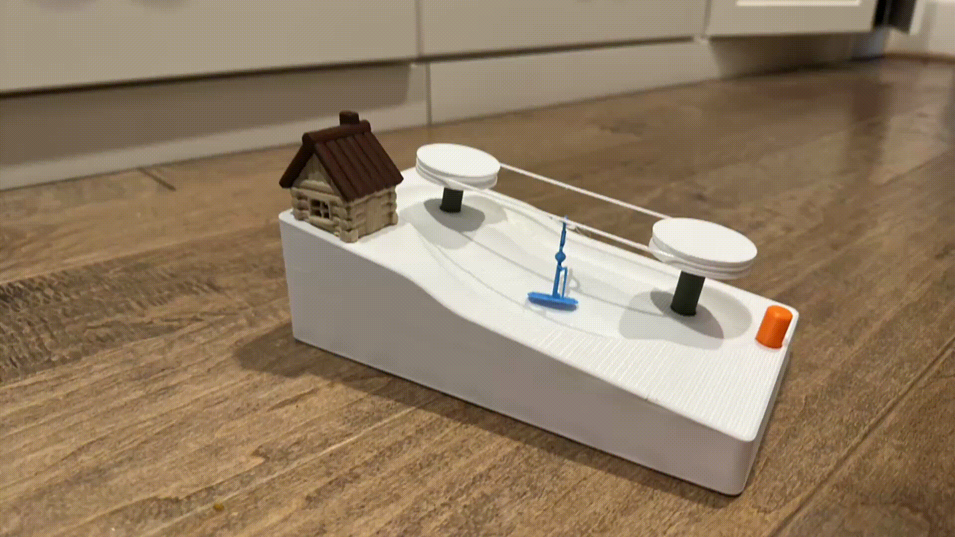 Working Ski Diorama – Mô hình diorama trượt tuyết có cơ chế chạy - Image 15