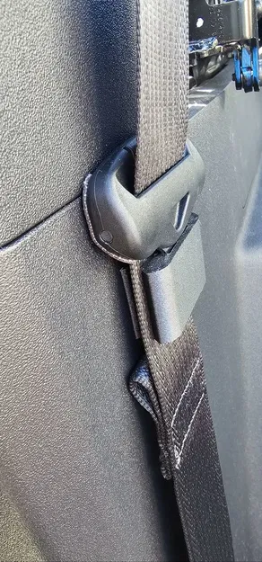 Ngàm giữ dây an toàn ghế sau - Image 3