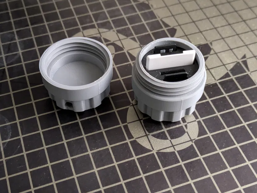 Hộp đựng thẻ SD nắp vặn (Screw-Cap SD Card Holder) - Image 1