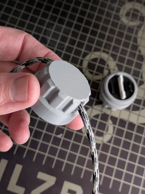 Hộp đựng thẻ SD nắp vặn (Screw-Cap SD Card Holder) - Image 3