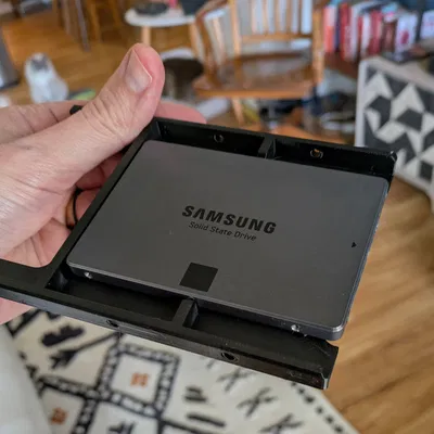 Adapter gắn HDD/SSD 2.5in lên 3.5in (bắt vít)