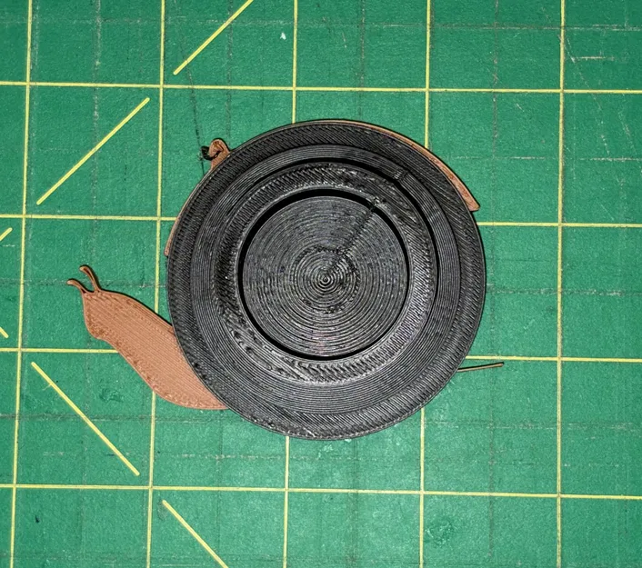 Giant Lego Wreath Snail House Stud - Image 2