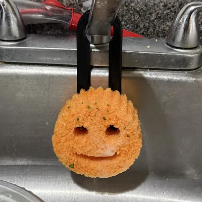 Giá treo Scrub Daddy (Holder/Swing) cho vòi nước