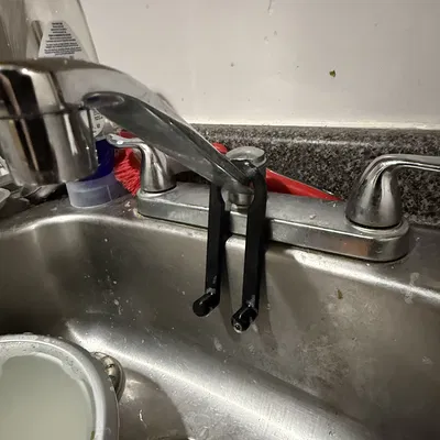 Giá treo Scrub Daddy (Holder/Swing) cho vòi nước