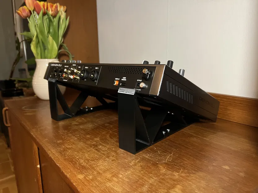 Chân đế nghiêng Denon DJ Prime GO (và GO+) – Denon DJ Prime GO (and +) stand - Image 1