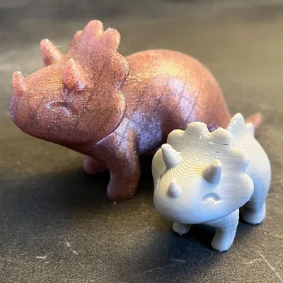 Đồ chơi khủng long Triceratops cách điệu dễ thương