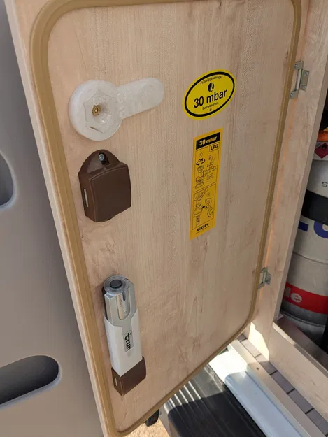 Dụng cụ mở nắp bình gas Camper RV 5 kg/11 kg (Gaskappe Schutzkappe) - Image 4