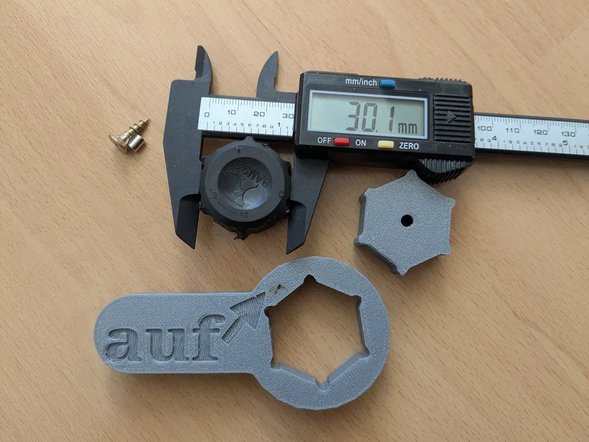 Dụng cụ mở nắp bình gas Camper RV 5 kg/11 kg (Gaskappe Schutzkappe) - Image 9