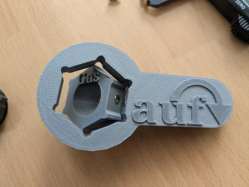 Dụng cụ mở nắp bình gas Camper RV 5 kg/11 kg (Gaskappe Schutzkappe) - Image 10