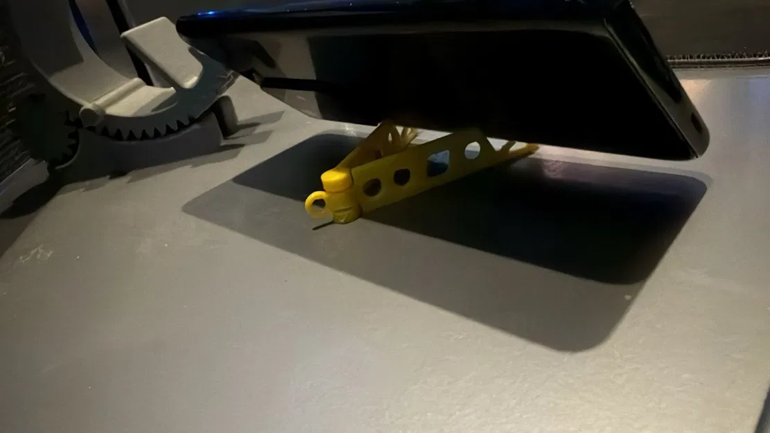 Móc khóa kiêm giá đỡ điện thoại (Mobile Stand Keychain) - Image 4