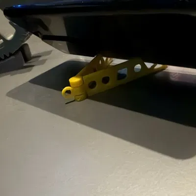 Móc khóa kiêm giá đỡ điện thoại (Mobile Stand Keychain)