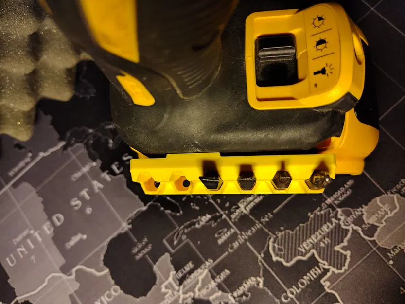 Giá giữ mũi khoan/bit cho máy DeWALT AKU (DeWALT AKU drill bit holder) - Image 3