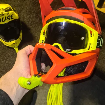 Fox Proframe Chinmount (ngàm gắn camera dưới cằm)