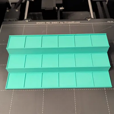 Kệ trưng bày sơn móng tay (Holo Taco) – 18 chai