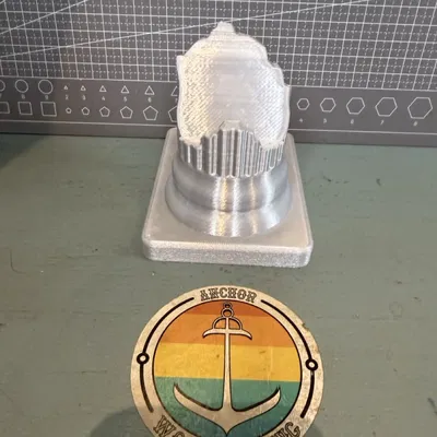 Trụ Cột Đỡ Điện Thoại và Hộp AirPods Pro 2