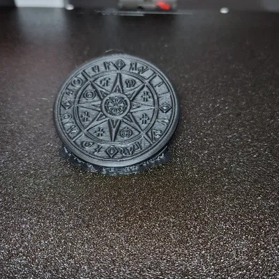 Medaglione Magico Fantasy – Huy chương ma thuật khắc rune cổ