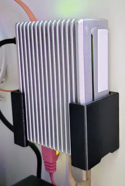 Giá treo tường cho BerryBase Full Armor RPi 5 Housing - Image 1