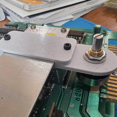 Giá đỡ biến trở âm lượng cho arcade Frogger (Frogger Arcade Volume Mount)